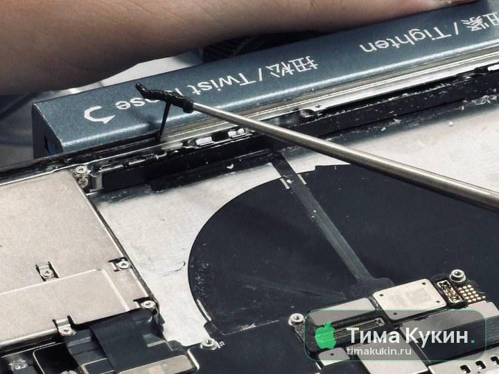 iPhone 13 после воды: чистка платы и восстановление работоспособности — Барнаул